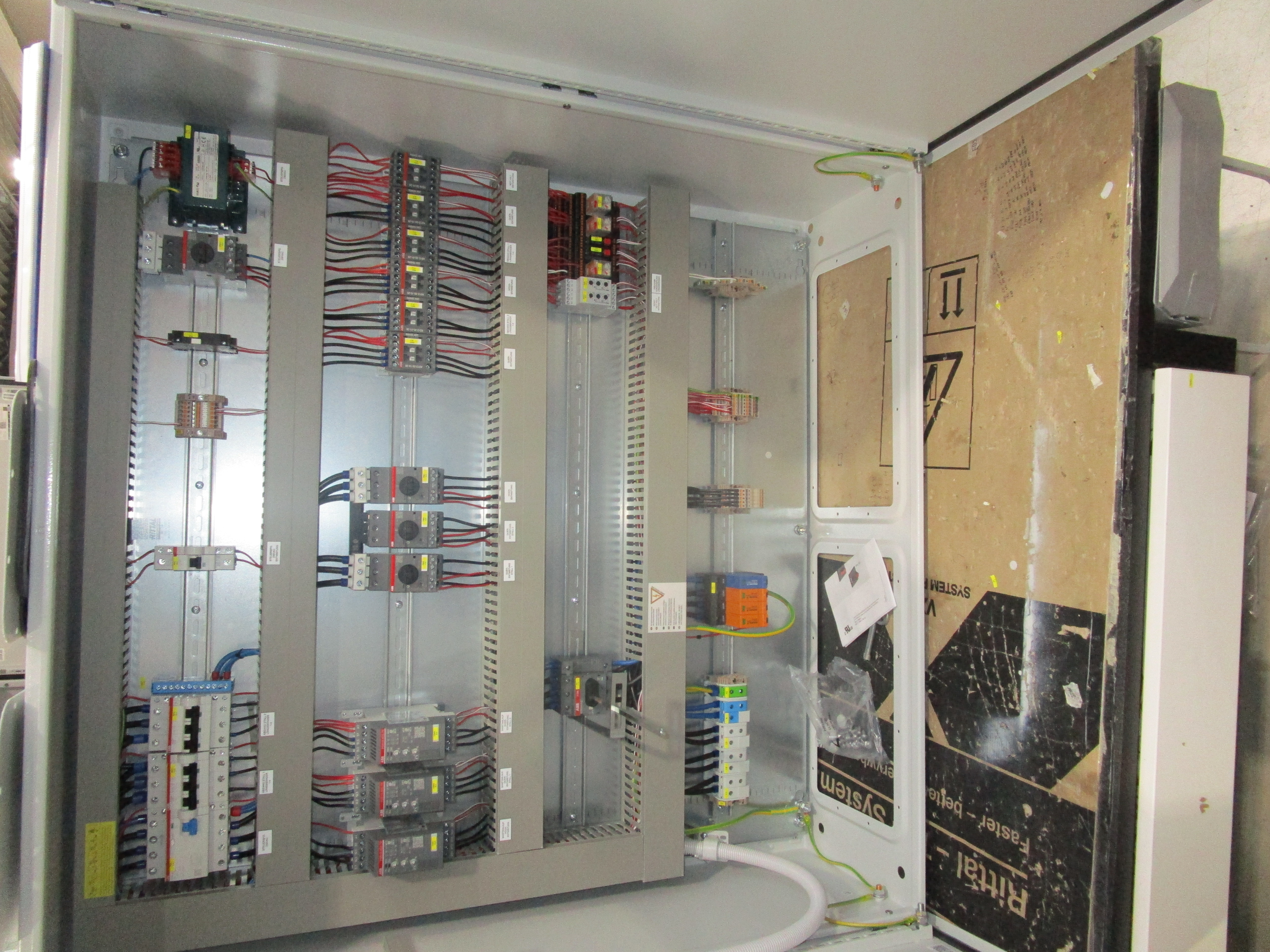 Switch cabinet manure removal house 1&2